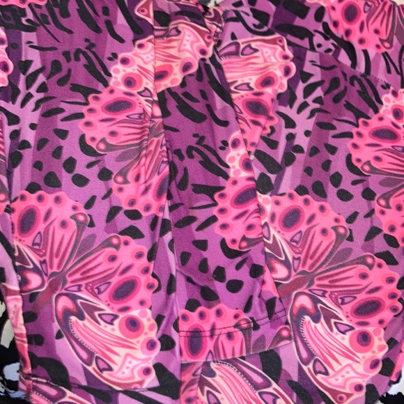 Fabulegs leggings & whimsical top - Picture 2 of 7